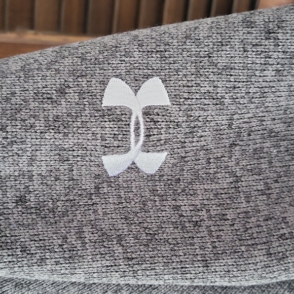 Under Armour half zip MINT CONDITION flecked...thick dressy look - Picture 4 of 8